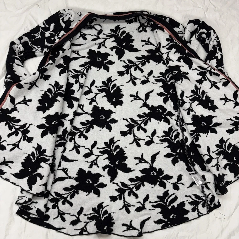 Belldini Women's Black White Floral Cardigan‎ Sweater Open Front Size Large LS